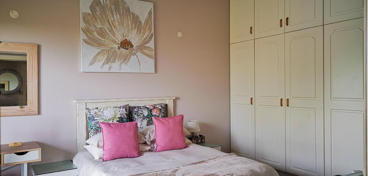 Cove View B&B Източен Лондон Екстериор снимка